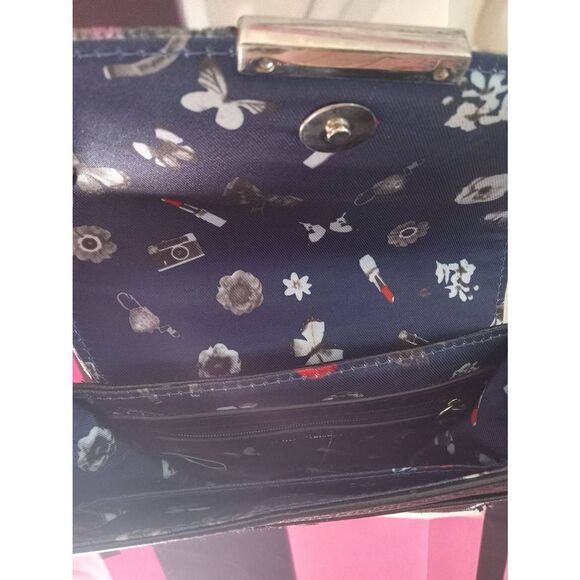 Cute floral bag  - Picture 3 of 5